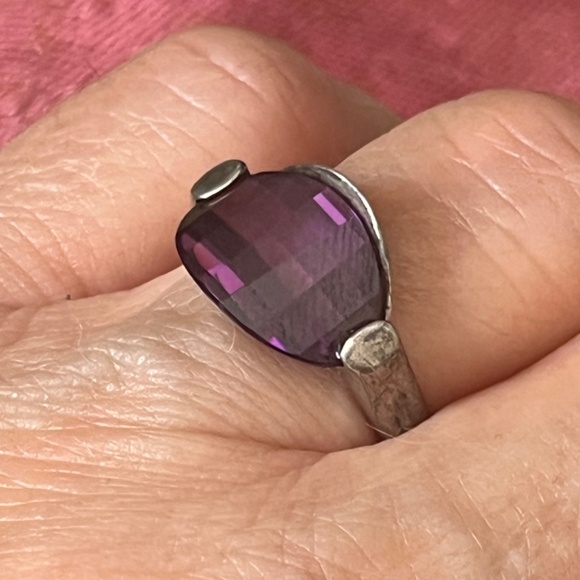 Vintage Sterling Silver Ring with Purple Stone - Picture 8 of 9